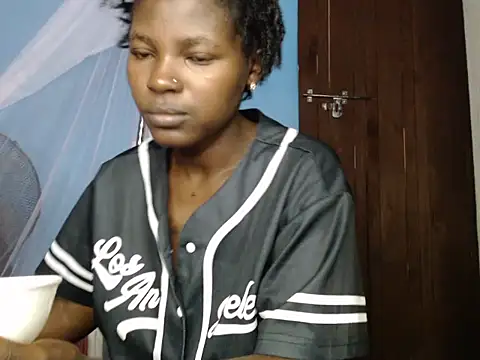 Snapshot of TrishaKalid chatting on October 2025 08:18:01 AM TrishaKalid online show from October 2025 08:18:01 AM