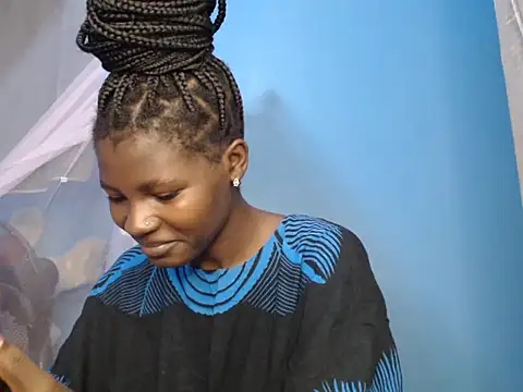 Snapshot of TrishaKalid chatting on November 2025 09:32:01 AM TrishaKalid online show from November 2025 09:32:01 AM