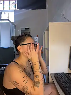 Hawitxui online show from October 2025 10:32:02 AM