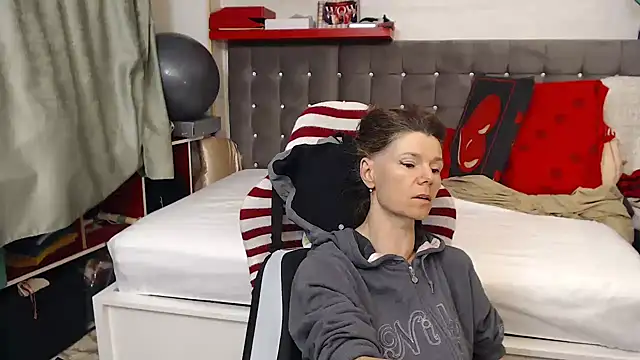 kellyterapy online show from May 2026 11:45:02 PM