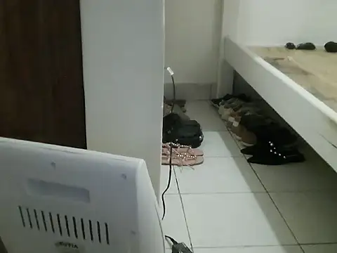 Cessylolla online show from September 2025 06:45:02 AM