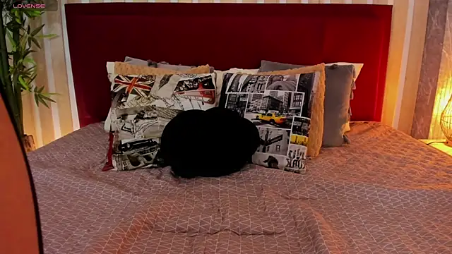 miah connor online show from February 2025 03:29:01 AM