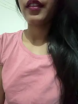 Snapshot of Hot_Goldengirl chatting on May 2026 11:18:01 AM Hot Goldengirl online show from May 2026 11:18:01 AM