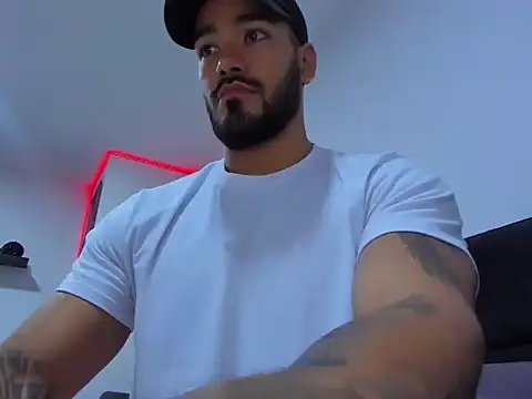 Alexander Martines online show from October 2025 11:03:02 PM