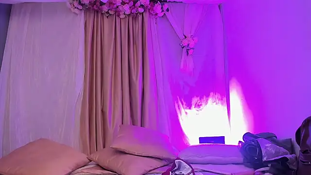 Snapshot of salomee_star_ chatting on November 2025 06:42:02 PM salomee star online show from November 2025 06:42:02 PM