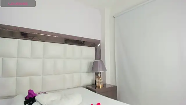 DaphneLloyd online show from May 2026 03:57:02 AM