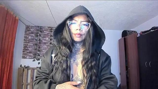 nicole volkov online show from November 2025 06:02:02 AM