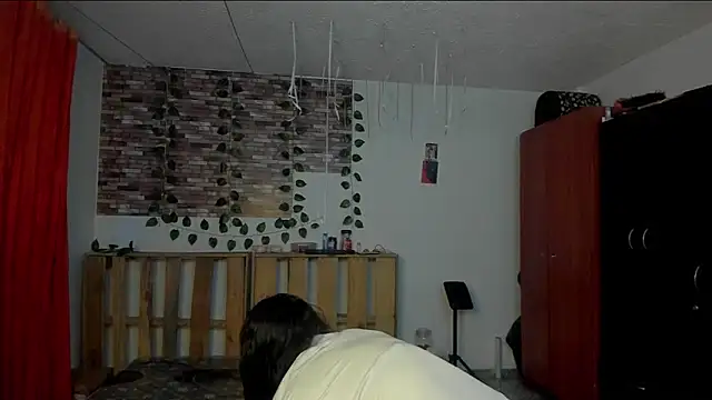 nicole volkov online show from November 2025 06:11:02 AM