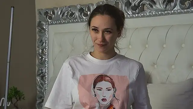 AliceMunro online show from April 2026 08:23:01 PM