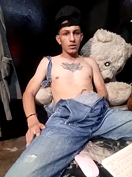 Snapshot of Ale21-345 chatting on March 2026 12:45:01 AM Ale21-345 online show from March 2026 12:45:01 AM