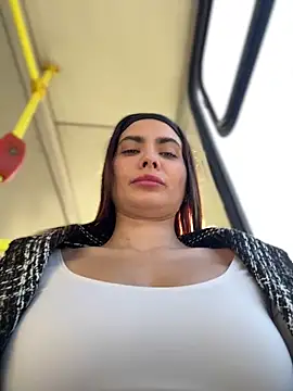 Snapshot of Accole chatting on September 2025 06:35:02 AM Accole online show from September 2025 06:35:02 AM