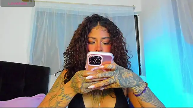 Snapshot of JuliaRose_ks chatting on May 2026 01:45:01 AM JuliaRose ks online show from May 2026 01:45:01 AM