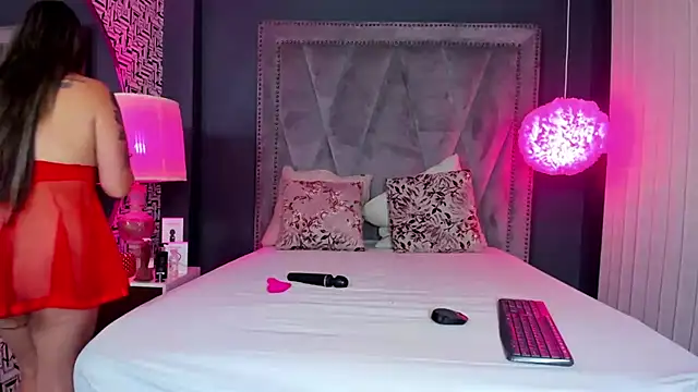 Hotsamantamature online show from February 2025 07:36:01 PM