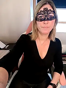 Snapshot of Rose_Libertine chatting on April 2026 07:17:01 AM Rose Libertine online show from April 2026 07:17:01 AM