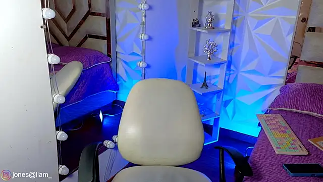 Snapshot of Jonesliam23 chatting on May 2026 08:07:02 PM Jonesliam23 online show from May 2026 08:07:02 PM
