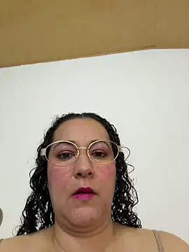 Snapshot of luisa_curli chatting on June 2026 06:56:02 AM luisa curli online show from June 2026 06:56:02 AM