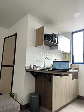 LauraCadwell online show from February 2025 02:41:01 PM