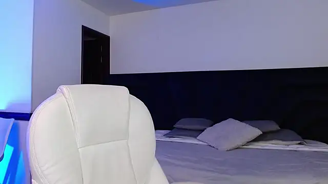 peyton golden1 online show from April 2026 03:15:01 AM