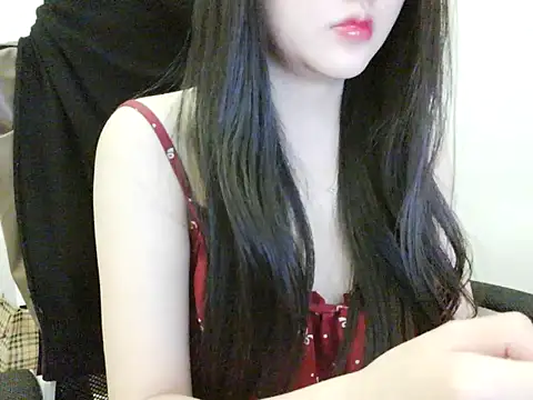 Snapshot of Yin-girl chatting on October 2025 07:58:02 PM Yin-girl online show from October 2025 07:58:02 PM