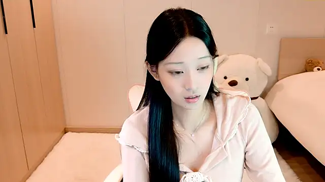 Xueb J online show from December 2024 10:39:02 AM