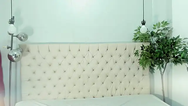 Snapshot of Briyit_Doll chatting on December 2024 04:51:02 PM Briyit Doll online show from December 2024 04:51:02 PM