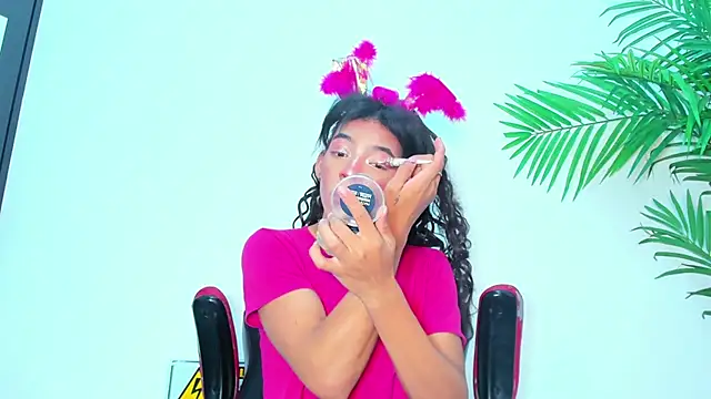 Snapshot of Briyit_Doll chatting on January 2025 03:44:02 AM Briyit Doll online show from January 2025 03:44:02 AM