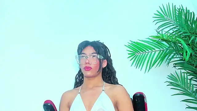 Snapshot of Briyit_Doll chatting on February 2025 09:00:02 AM Briyit Doll online show from February 2025 09:00:02 AM