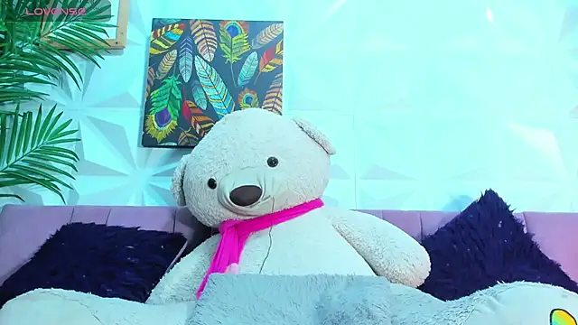 Snapshot of Briyit_Doll chatting on September 2025 04:12:02 AM Briyit Doll online show from September 2025 04:12:02 AM