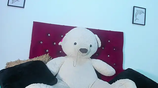 Snapshot of Briyit_Doll chatting on September 2025 08:45:02 PM Briyit Doll online show from September 2025 08:45:02 PM