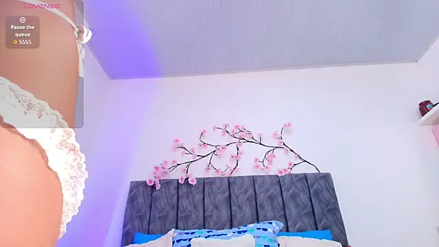 Snapshot of Sophiee_Velvet chatting on June 2026 04:45:01 PM Sophiee Velvet online show from June 2026 04:45:01 PM