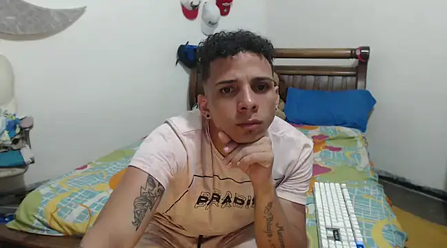 hot toy boy  online show from January 2025 03:47:01 AM