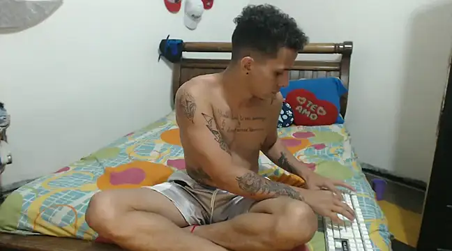 hot toy boy  online show from January 2025 01:20:01 PM