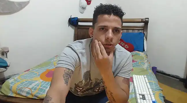 hot toy boy  online show from January 2025 05:59:02 AM