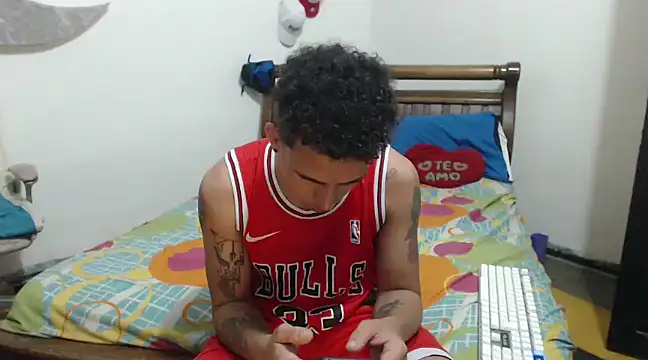 hot toy boy  online show from January 2025 04:43:01 AM