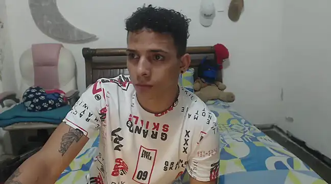 hot toy boy  online show from February 2025 06:56:02 AM