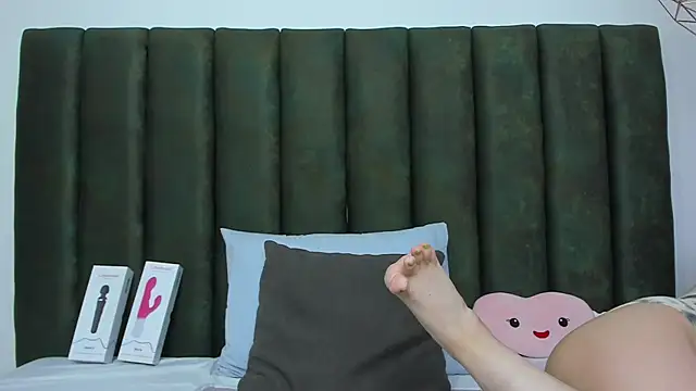 ThailyCherry online show from November 2025 08:30:02 PM