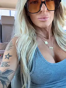 blondiluvsanal online show from October 2025 08:08:01 PM