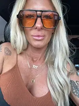 blondiluvsanal online show from April 2026 06:53:02 PM