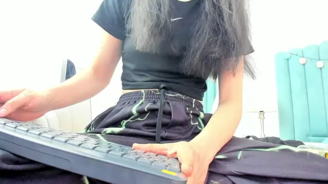 Snapshot of Lady_Godss chatting on January 2025 11:58:02 PM Lady Godss online show from January 2025 11:58:02 PM