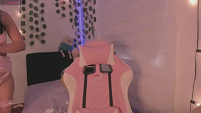 moonliiiight1 online show from February 2025 10:03:02 PM