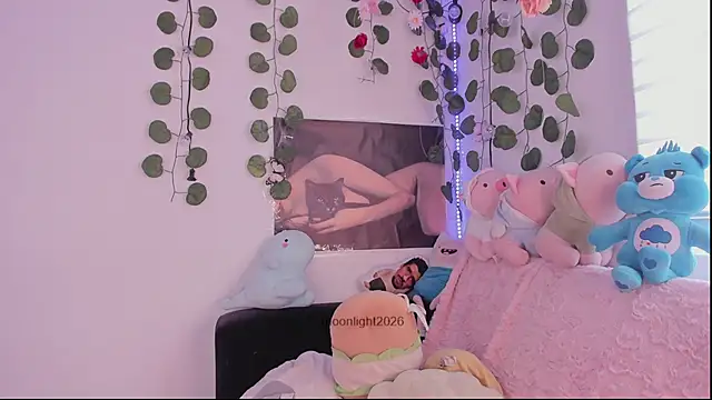 moonliiiight1 online show from April 2026 05:06:02 PM