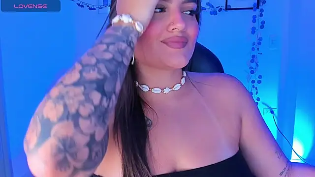 Snapshot of ellarosee_ chatting on April 2026 05:30:02 PM ellarosee online show from April 2026 05:30:02 PM