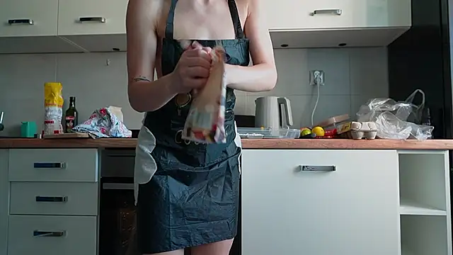 MiaRouge online show from June 2026 03:27:01 PM