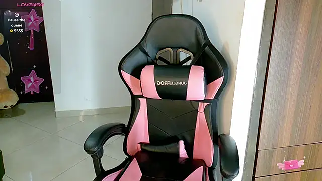 Abby tits online show from April 2026 07:08:02 PM