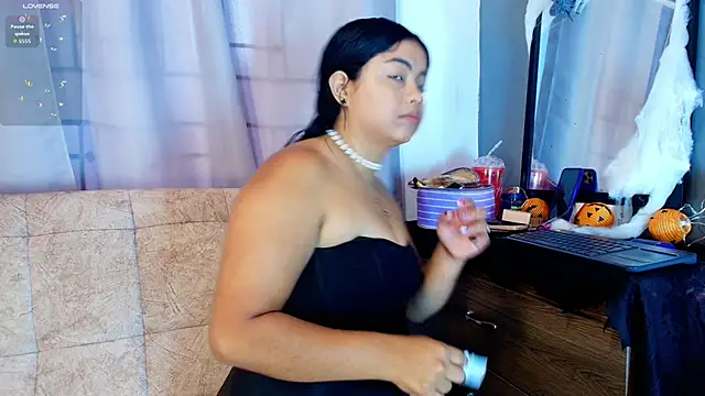 jade brunnette online show from October 2025 08:09:02 PM