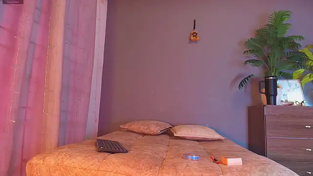 jade brunnette online show from April 2026 08:22:02 PM