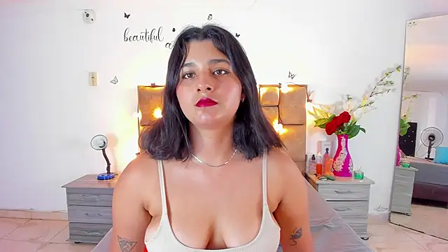 Snapshot of Megan_Whitte chatting on September 2025 06:44:01 PM Megan Whitte online show from September 2025 06:44:01 PM