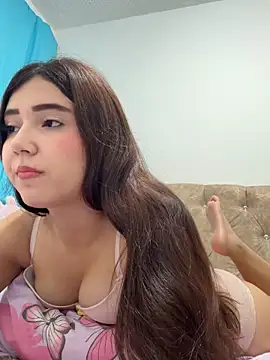 Snapshot of mia_cooper_24 chatting on May 2026 06:32:01 AM mia cooper 24 online show from May 2026 06:32:01 AM