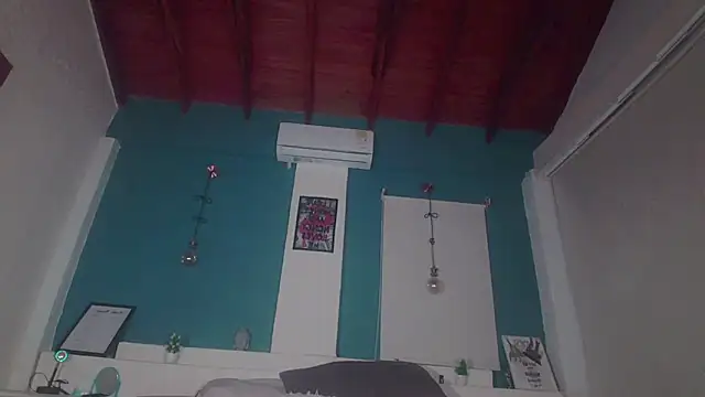 ariana-white- online show from November 2025 06:46:01 AM