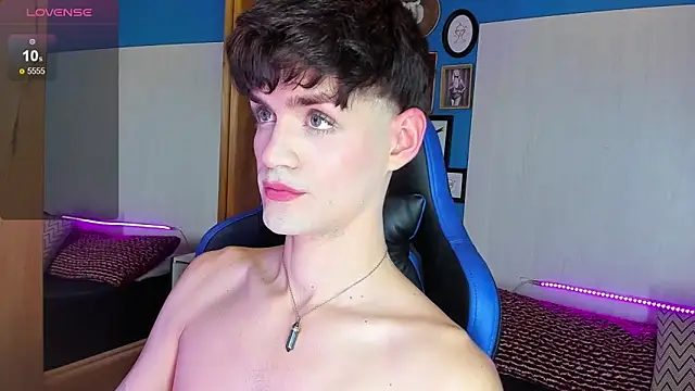 VladHellsing4 online show from February 2025 02:48:02 PM